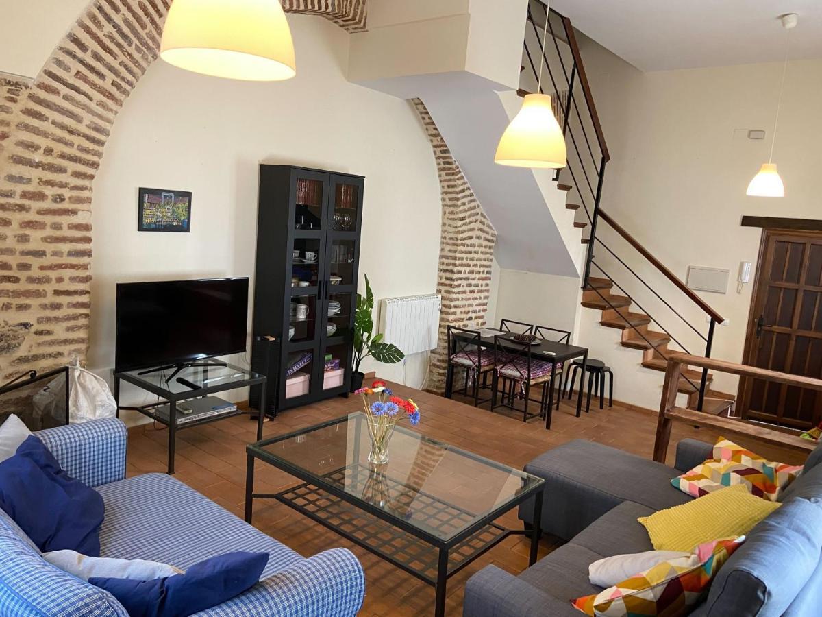 Duplex Con Piscina En Centro Cazalla カサジャ・デ・ラ・シエラ エクステリア 写真