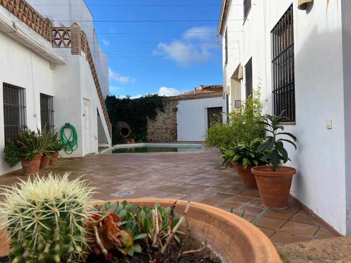 Duplex Con Piscina En Centro Cazalla カサジャ・デ・ラ・シエラ エクステリア 写真