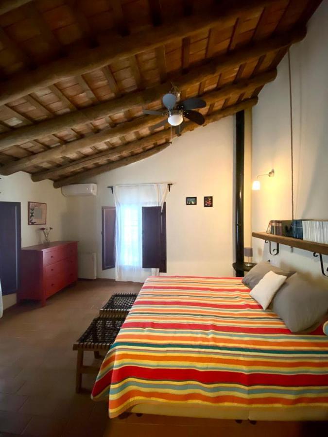Duplex Con Piscina En Centro Cazalla カサジャ・デ・ラ・シエラ エクステリア 写真