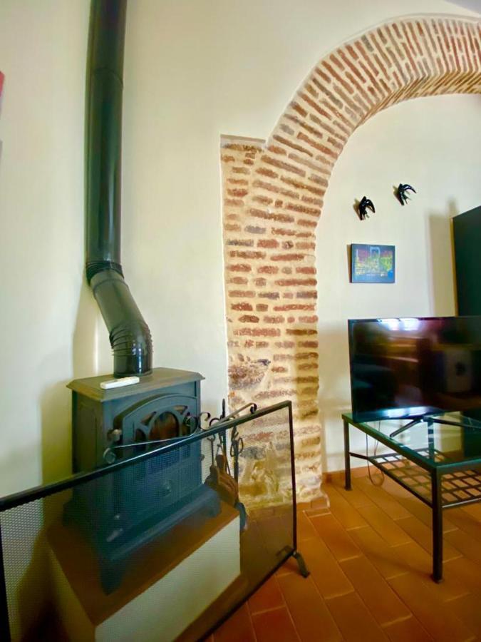 Duplex Con Piscina En Centro Cazalla カサジャ・デ・ラ・シエラ エクステリア 写真